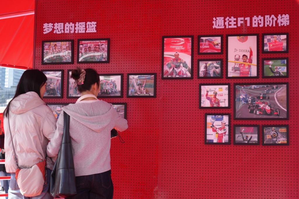 MK体育app下载-格子旗嘉年华迎来全方位升级,F1赛车热点燃全城消费狂欢