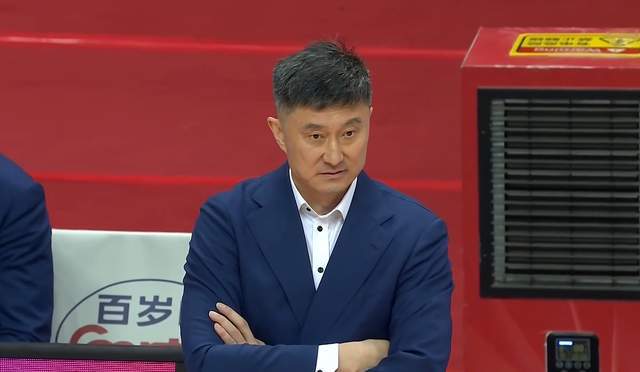 MK体育登录入口-广东队冲前4,崔永熙吐槽,萨林杰复出,黄明依或走人,杜锋真难